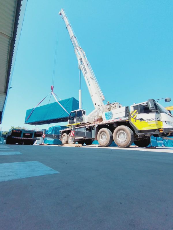 Locação de Munck para transporte de máquinas