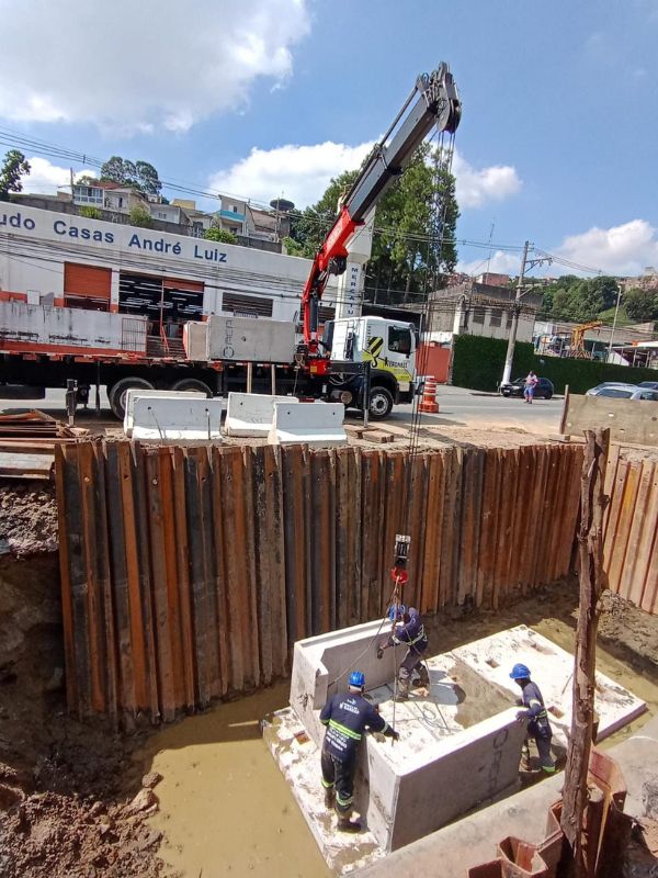 guindastes 30 toneladas