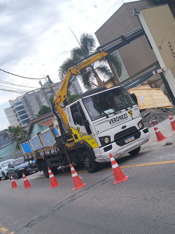 Locação de Munck para transporte de máquinas